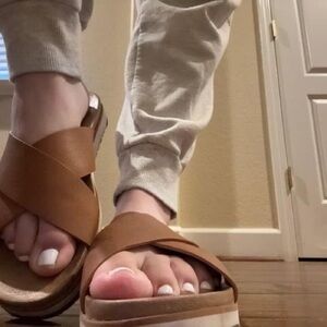 Women's Tan Sandals